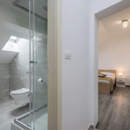 Nela Apartment Split